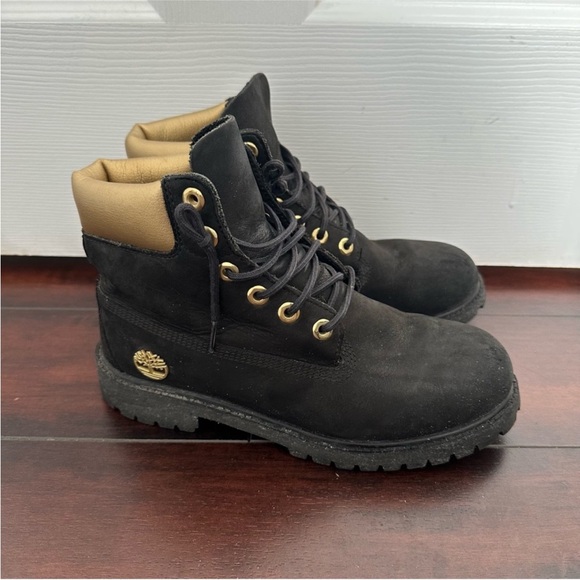 Size 6 Timberland Women’s 6” Premium Boots Black Gold Limited Edition - Picture 4 of 12